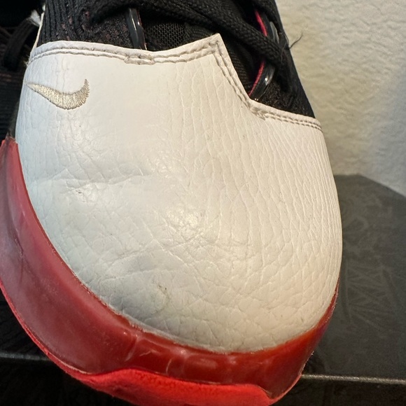 Nike Lebron XIX Low Basketball Shoes (US Size 7 (Men)/8.5 (women) main image 7